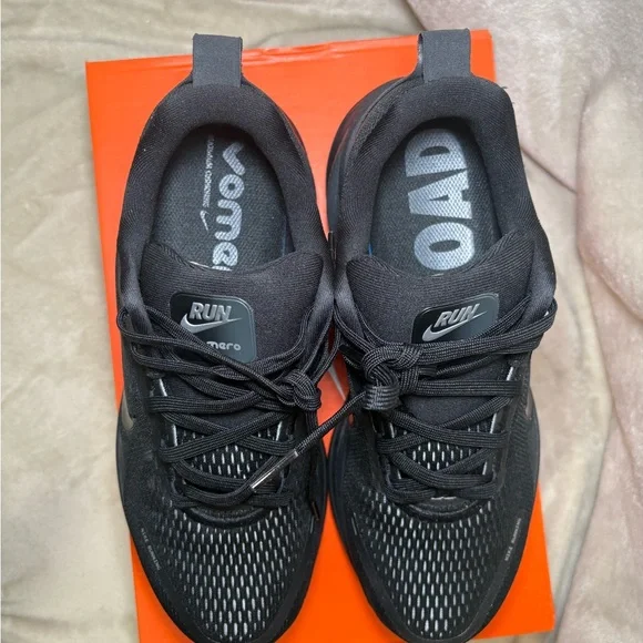 W 9/ M 7.5 Nike Vomero 18 'Black Smoke Grey' Zoomx - Picture 2 of 8